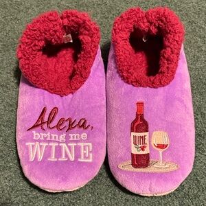 Snoozies size M “Alexa, Bring me Wine” slippers, house shoes, bedroom shoes NWOT